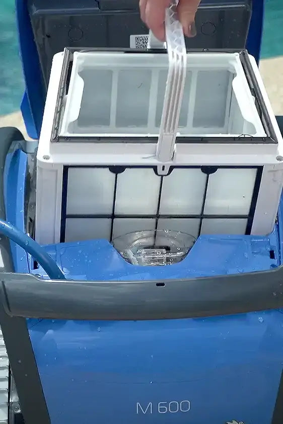Maytronics Dolphin M600 - Robotic Pool Cleaner